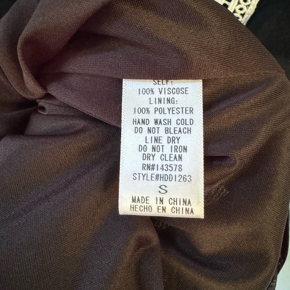 HOT & DELICIOUS BLACK LONG SLEEVE MINI-DRESS/TUNIC TOP W/EMBROIDERED TRIM. - Picture 9 of 9